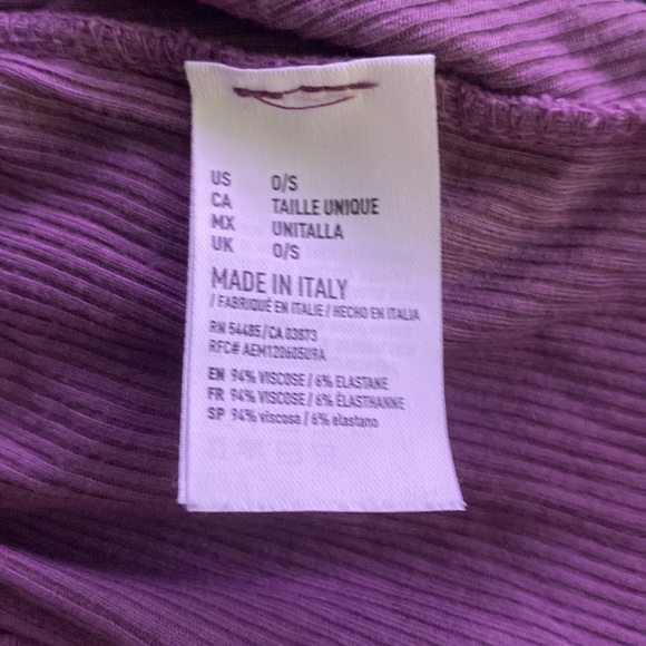 Made in Italy, nice long sleeve, comfortable and complements ur form - Picture 4 of 5